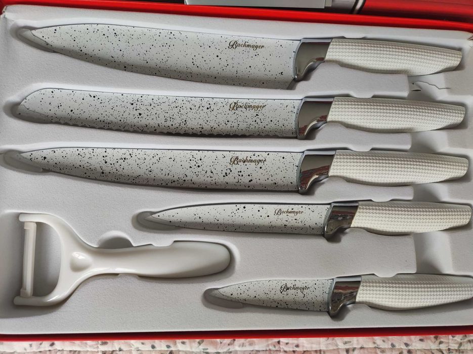 Комплект ножове + белачка