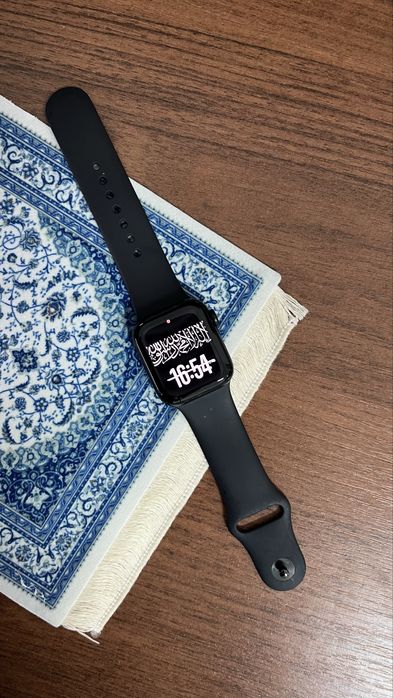 Продам Смарт-часы Apple Watch SE 2 Gen 40 мм 32Gb