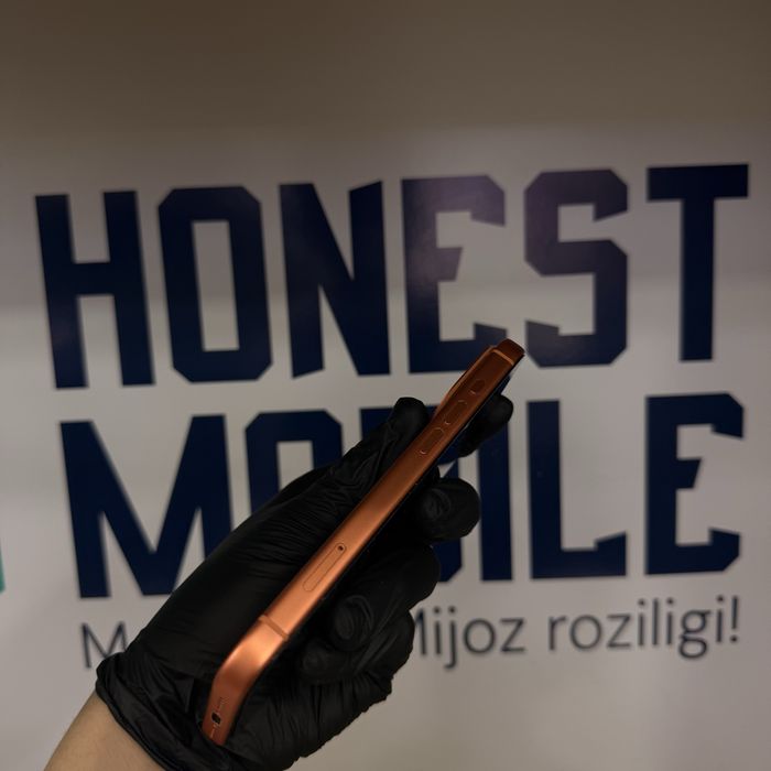 iPhone 17 Pro orange