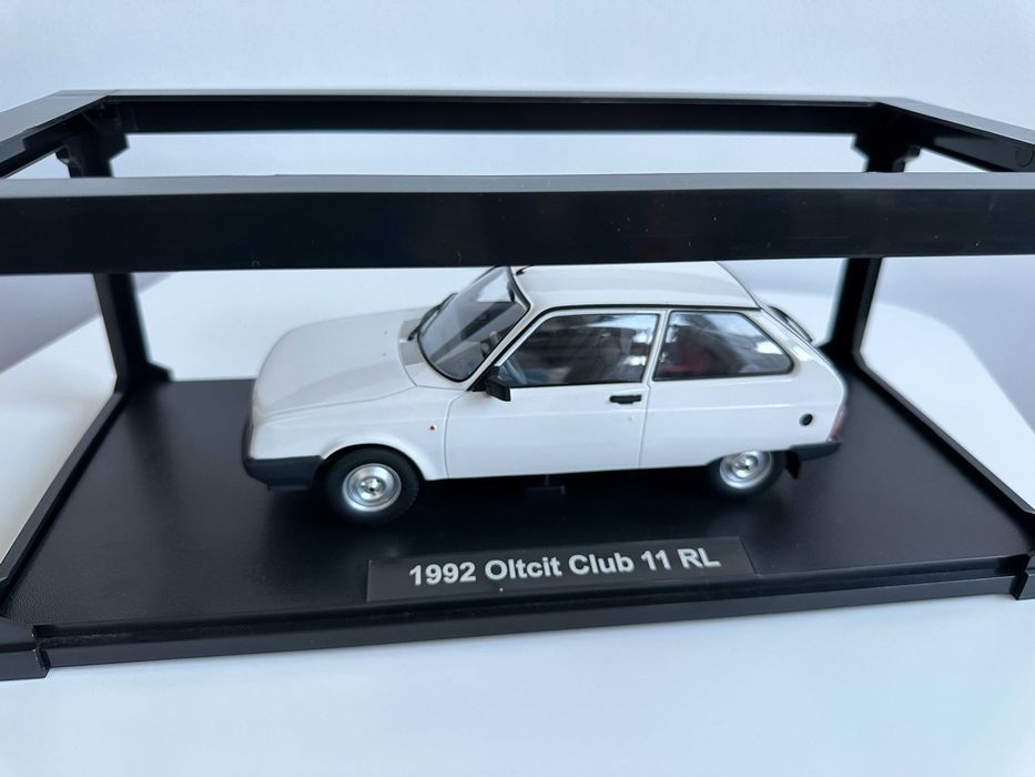 Macheta auto OLTCIT CLUB Albastru 1990 Triple9 1/18