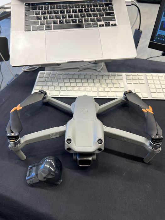 Продам DJI Air 2S
