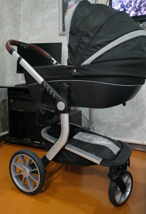 Коляска очень хорошего качества Teknum 3в1