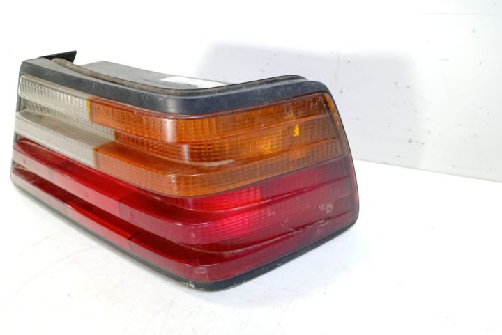 Stop  dreapta cu mic defect Mercedes-Benz W124 prima generatie