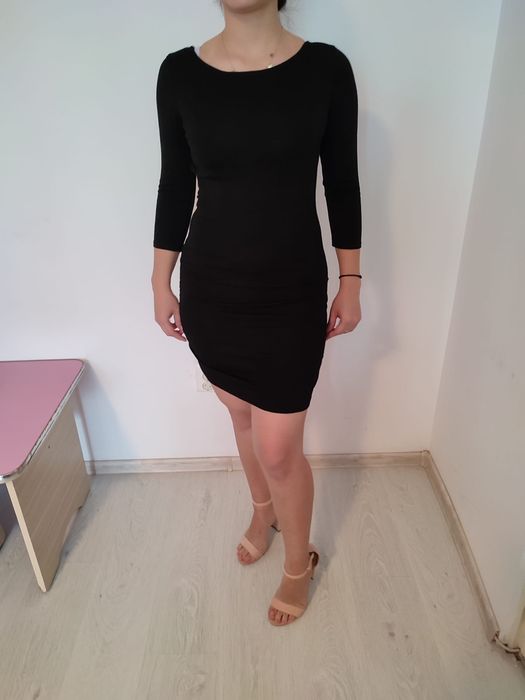 Rochita cu spatele gol