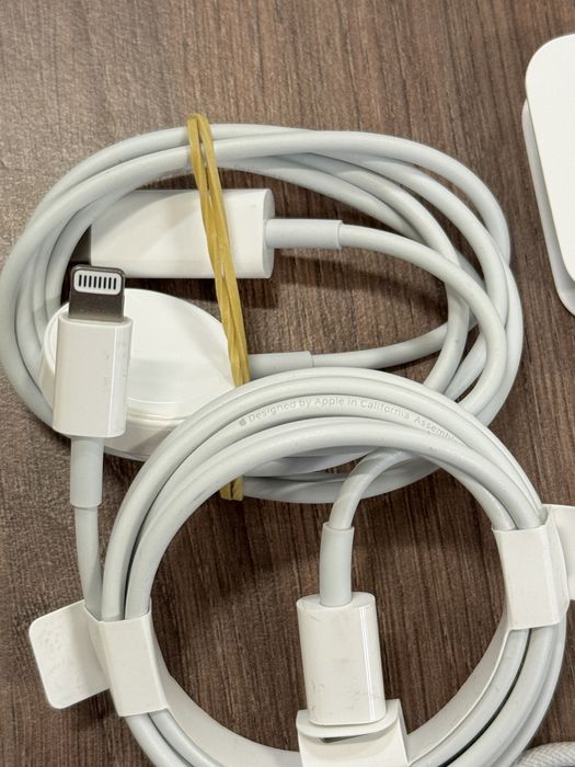 Оригинални АКСЕСОАРИ APPLE  charger iwatch зарядно адаптер кабел