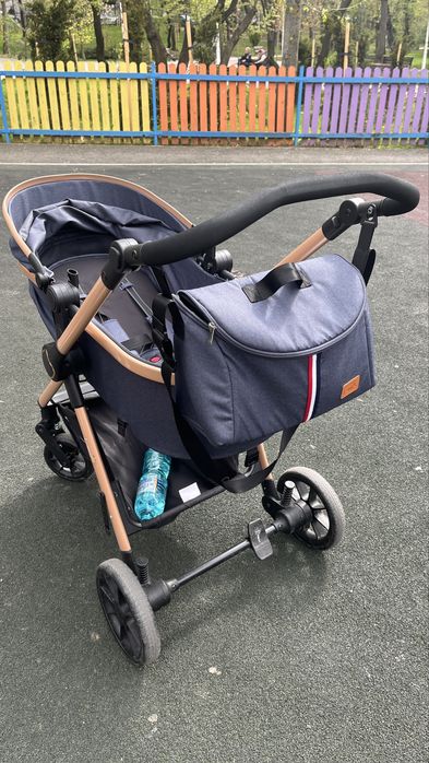Vand carucior, 2 in 1 , Blue, stare foarte buna, ridicare personala Bucuresti.