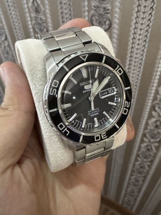 Продаю часы Seiko 5 Sport