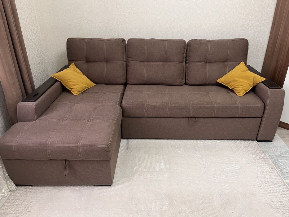 Продам угловой диван-трансформер (в отличном состоянии)