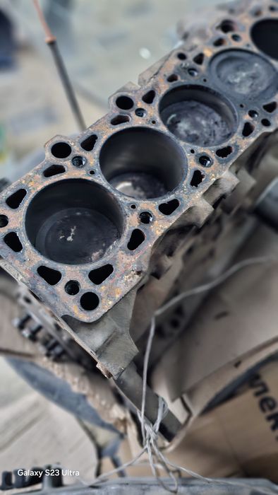 Продам матор ауди 2.3