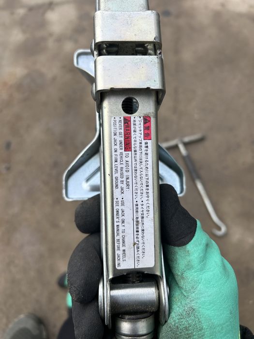 Крик с ключ Toyota Yaris 2020г