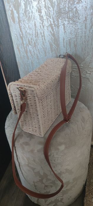 Плетена чанта с естествени камъни