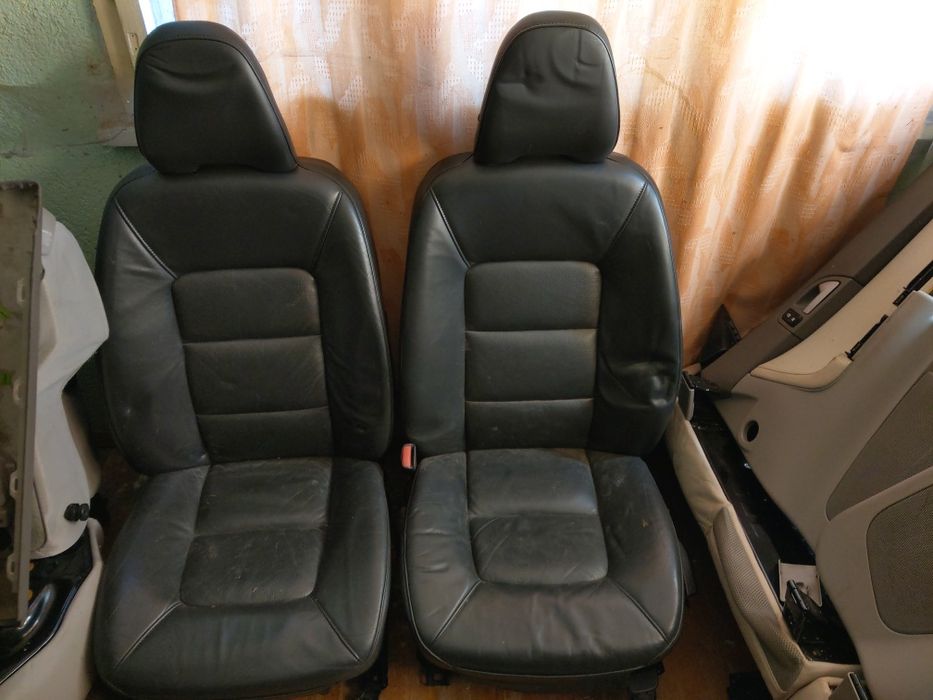 Черен кожен салон за Волво V70 след 2007 без забележки!!!