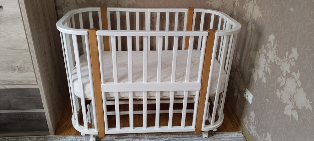 Продам детскую манежку новую