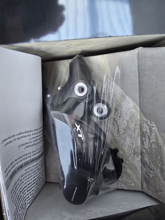 Vand deraior spate Shimano xt M8000 11 viteze, nou