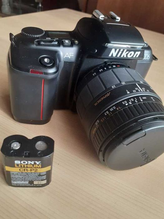 Отлично запазен фотоапарат Nikon N6006 AF SLR 35mm Film Camera