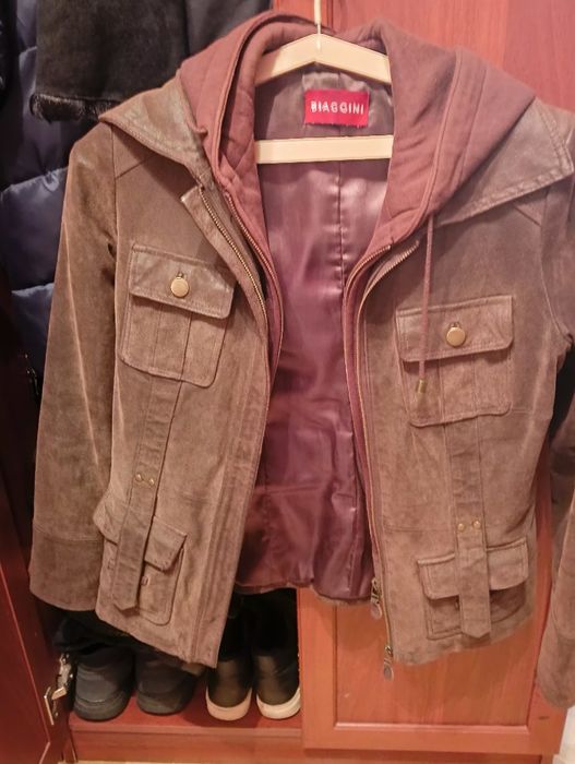 Продам женские куртки