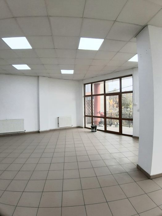 inchiriez spatiu comercial