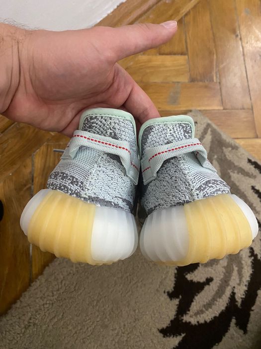 Adidas Yeezy Boots 350 V2 Zebra