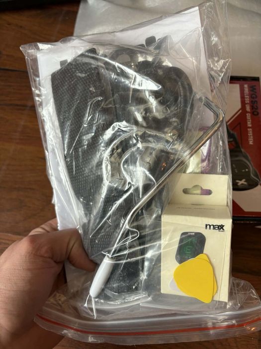 Електрическа китара + усилвател 40w Max GigKit