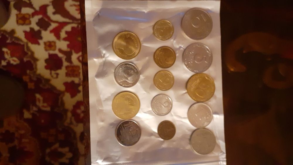 Продам монеты разные