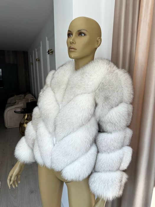 Haina de blana eleganta