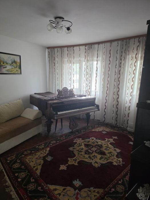 Vand apartament 3camere
