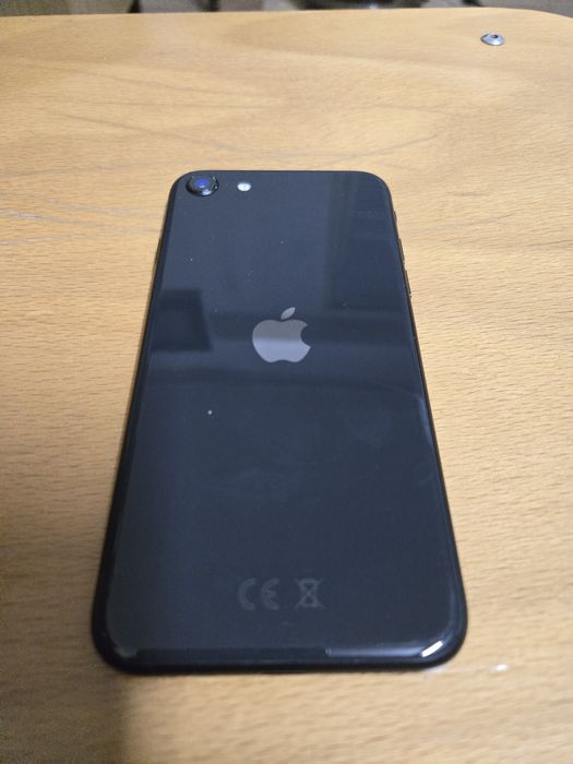 Iphone SE 2020 перфектно състояние