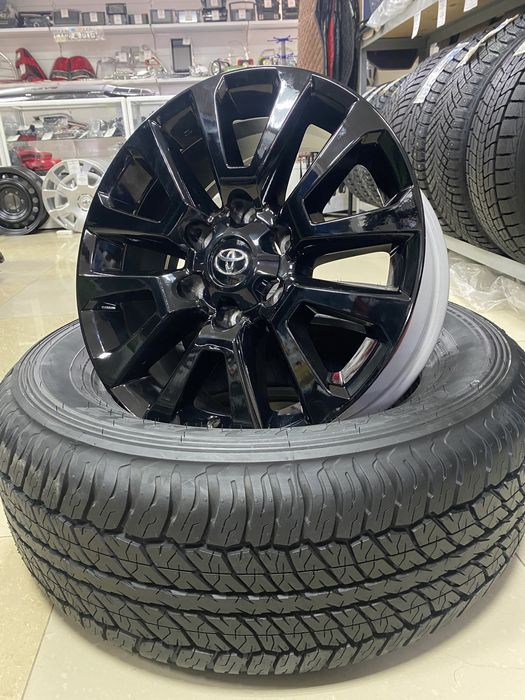 Диск Toyota оригинал Black Onyx на R18