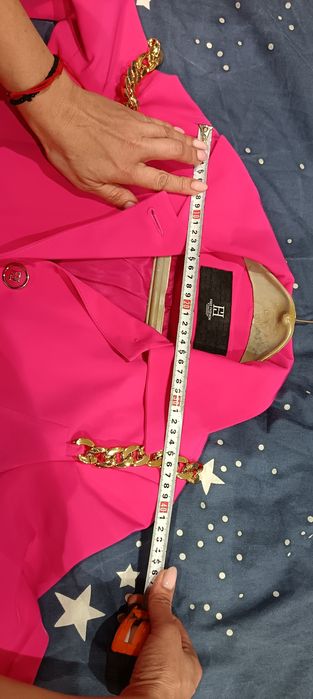 Продавам сако на Elizabeta Franchi