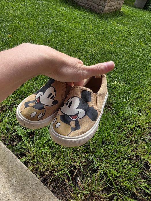 Tenisi mickey + sandale