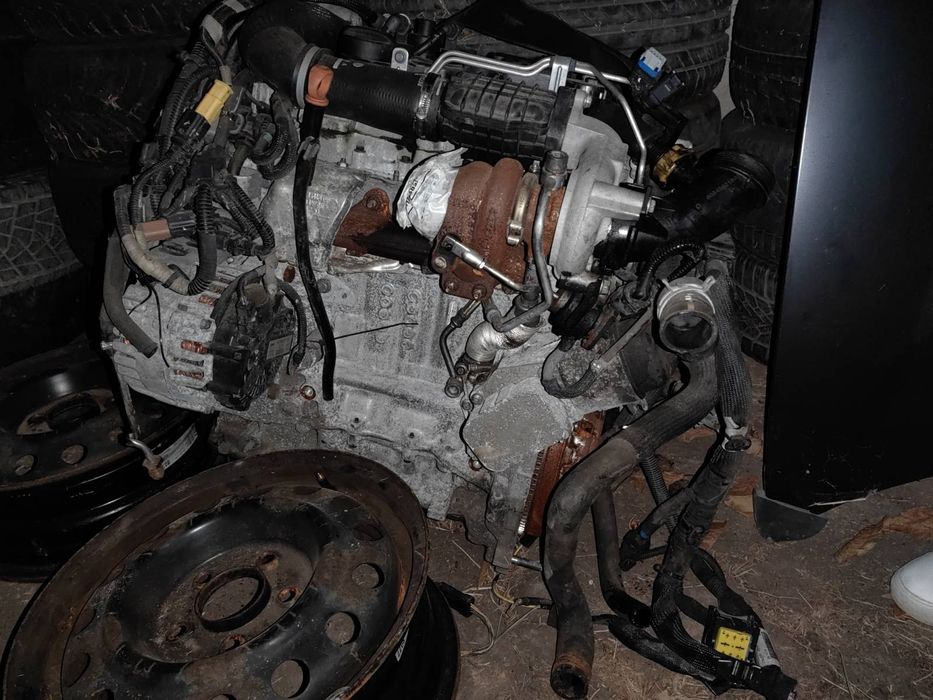 Цял оборудван двигател 1.4 68 коня Пежо на 20к км