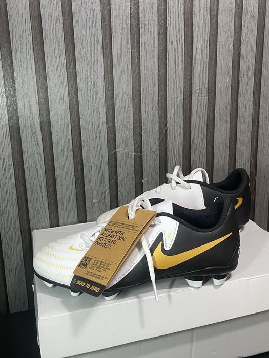 Ghete de fotbal nike