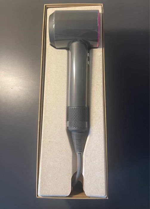 Uscator de par Dyson supersonic HD07