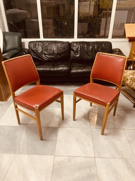 Чифт скандинавски трапезни столове