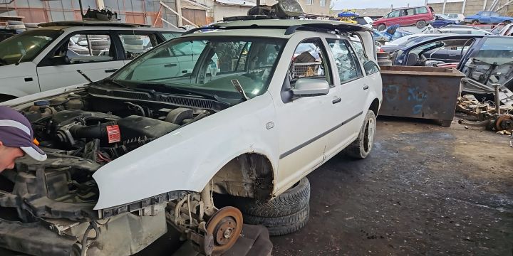 Usa / Portiera spate dreapta Volkswagen VW Golf a 4-a generatie