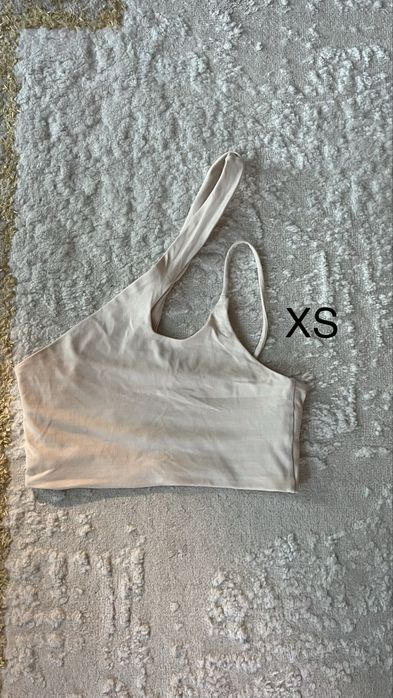 ЛОТ от топове на марките Pull and Bear и Bershka