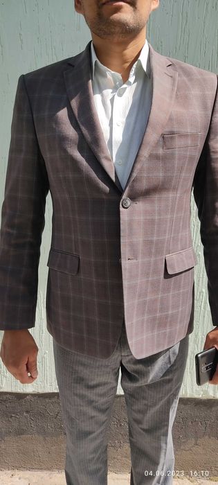 Продам костюм классический