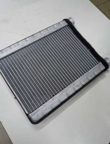 Радиатор охлаждения двигателя