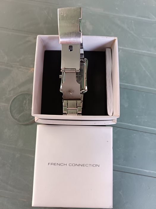 Продавам часовници работещи