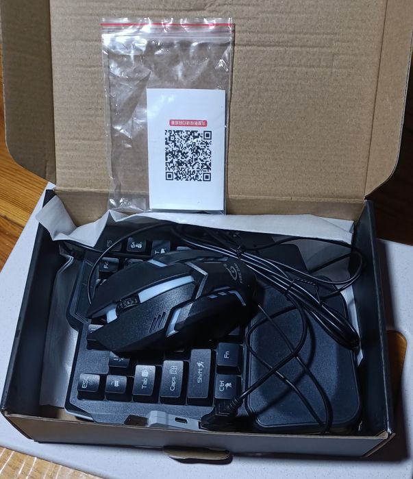 Игровой контроллер Gamwing X8 черный