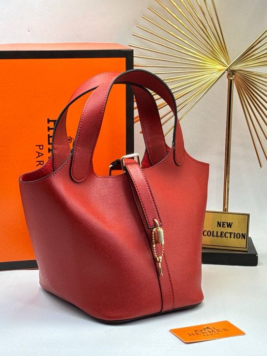 Geanta Hermes noua !!! Dimensiuni 34/21 !!!