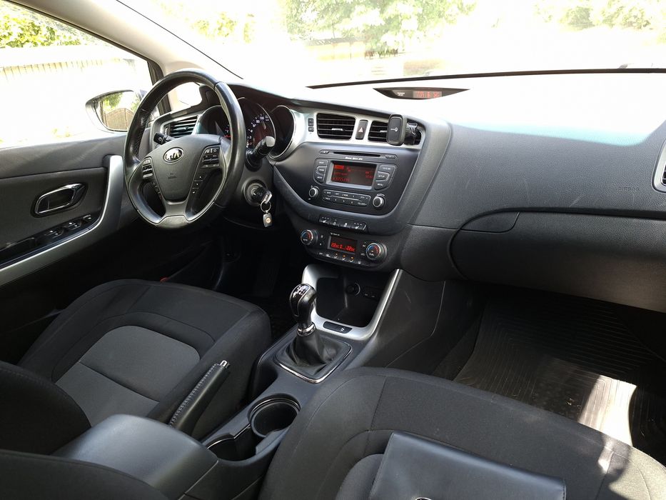 Kia Ceed 1,6 crdi 131cp 2013