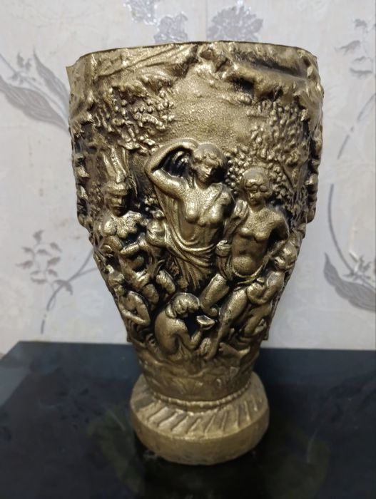 Ваза интерьерная. Производство Совпластитал.