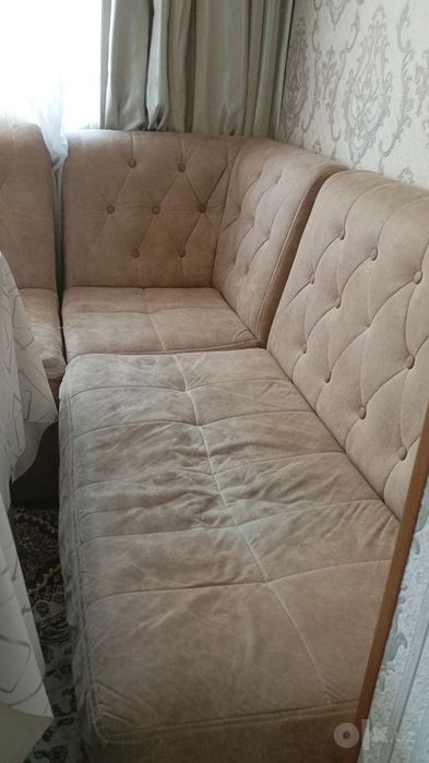 Продам уголок кухонный срочно