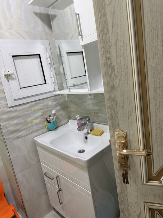 Срочно квартира сотилади 3 хона Евро ремонт ўзимни уйим