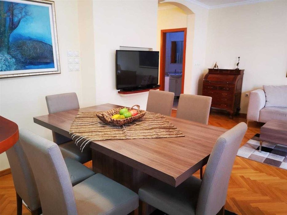 Дава се под наем Двустаен апартамент в Бургас, Изгрев - 65 кв.м за 229.5 € - Снимка #3