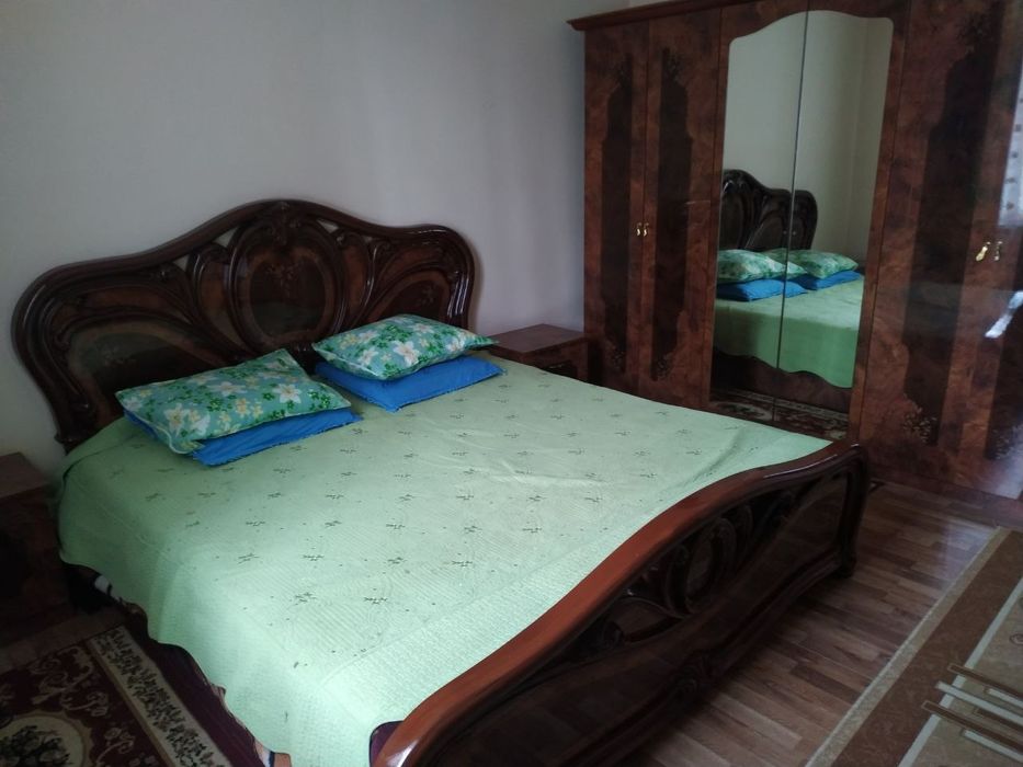 Yashash va biznes uchun hovli sotiladi