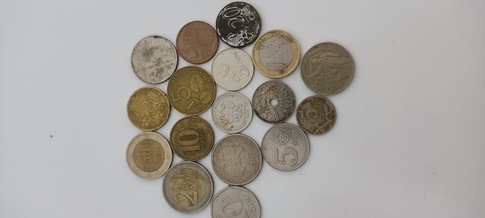 Продам монеты разные