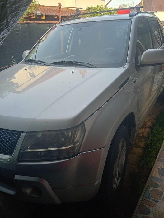 Vând Suzuki grand Vitara 1.9 ddis