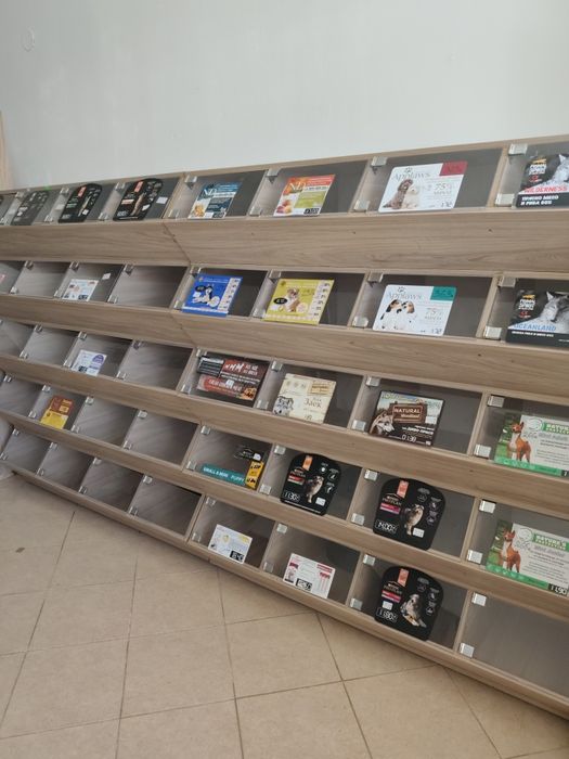 Оборудване за зоомагазин